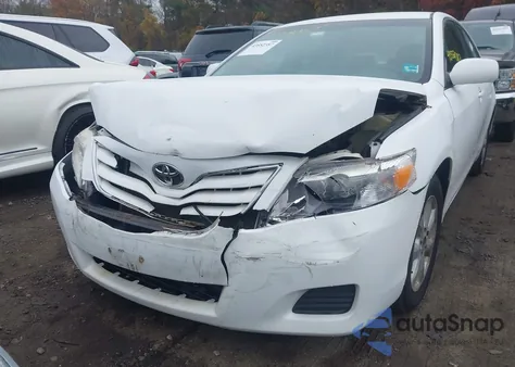 2011 Toyota Camry Le z USA, uszkodzony, nr VIN 4T1BF3EK3BU767884